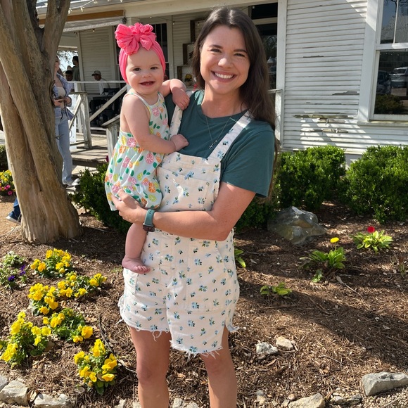 Like this to know when I go live!!!! 🫶🏼 - Picture 8 of 11